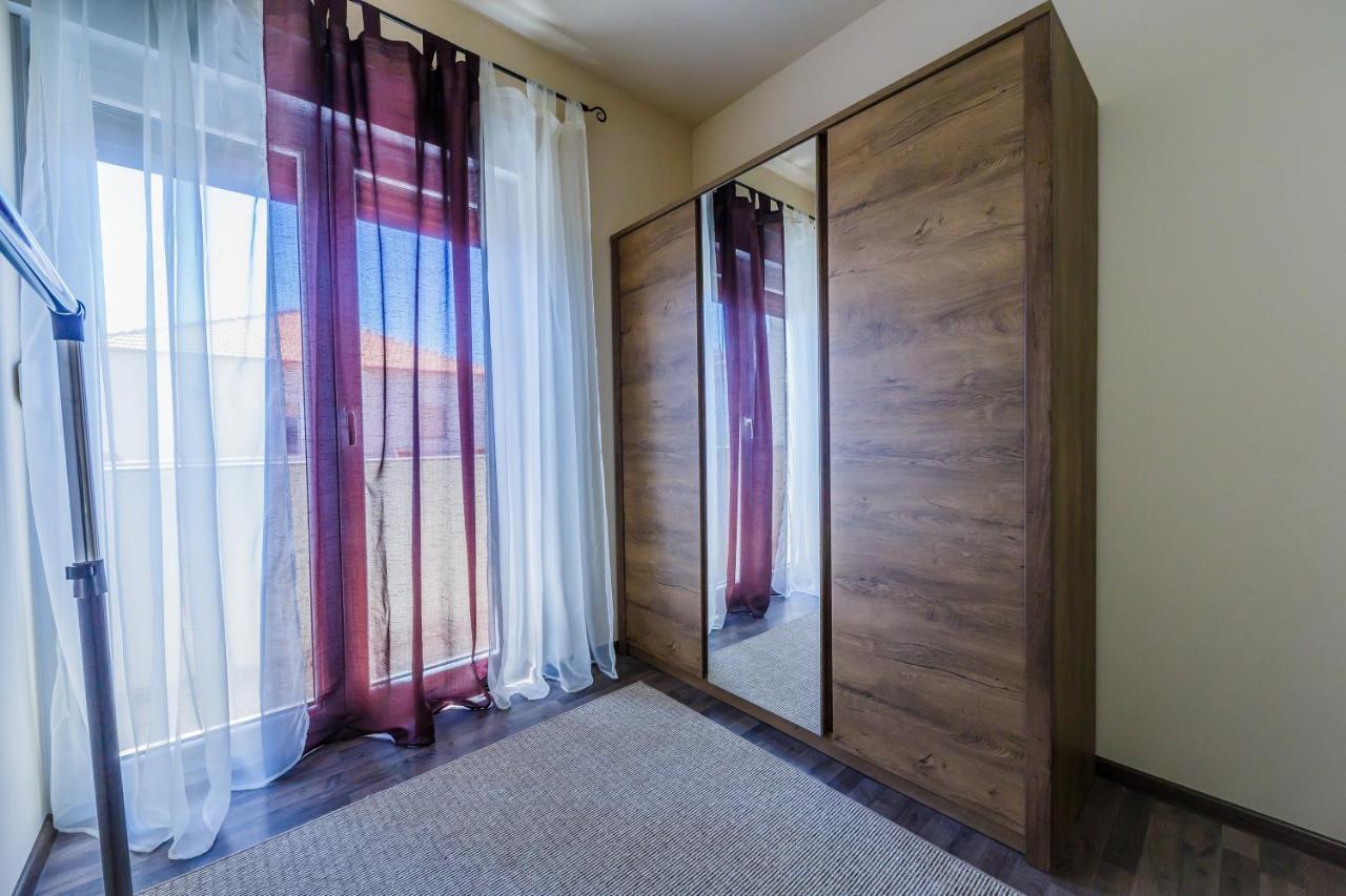 Apartment Andriana With Outdoor Pool Kastela Exterior photo